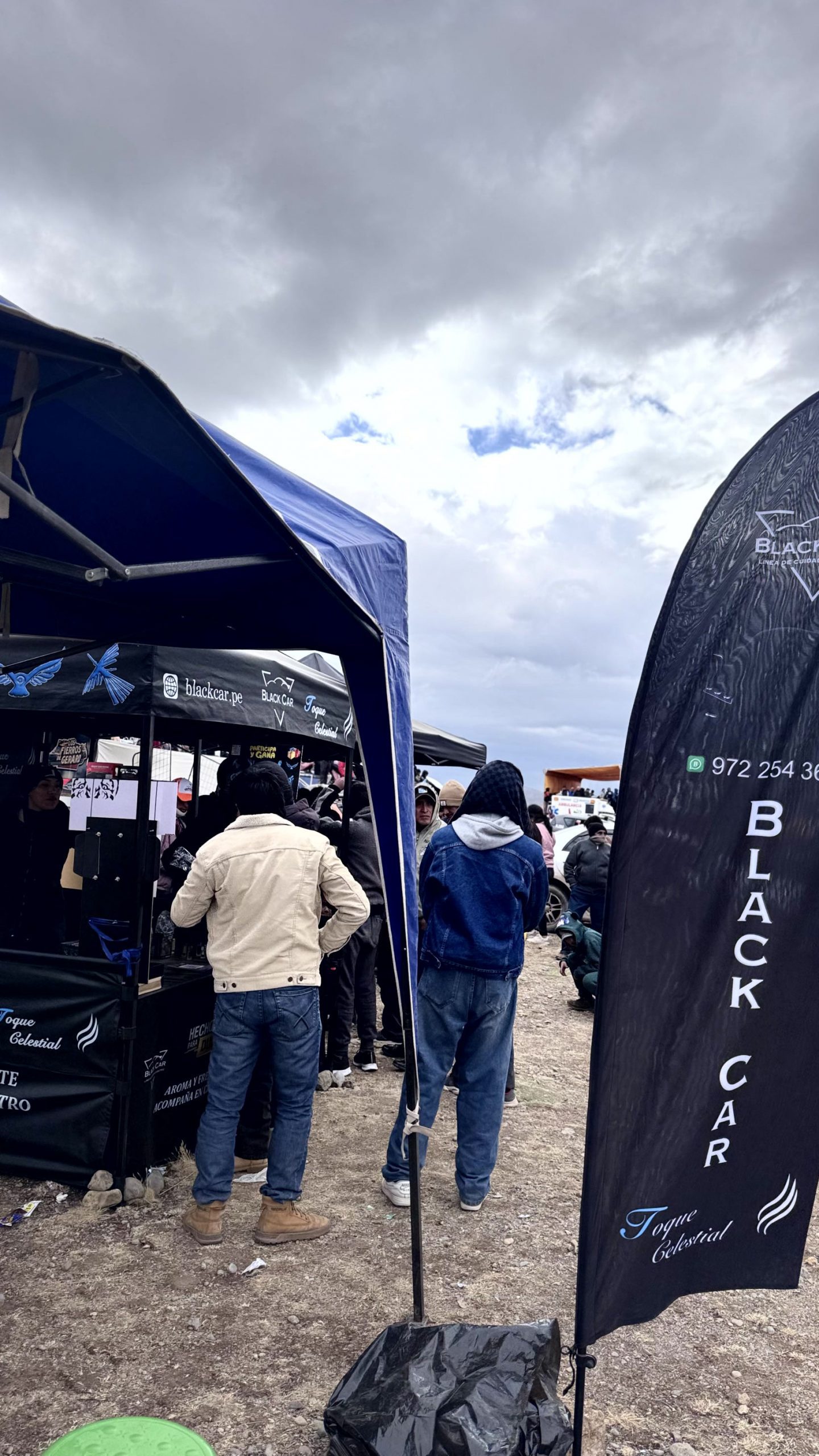 Presencia de BlackCar junto al circuito y los asistentes del Rally Vicco