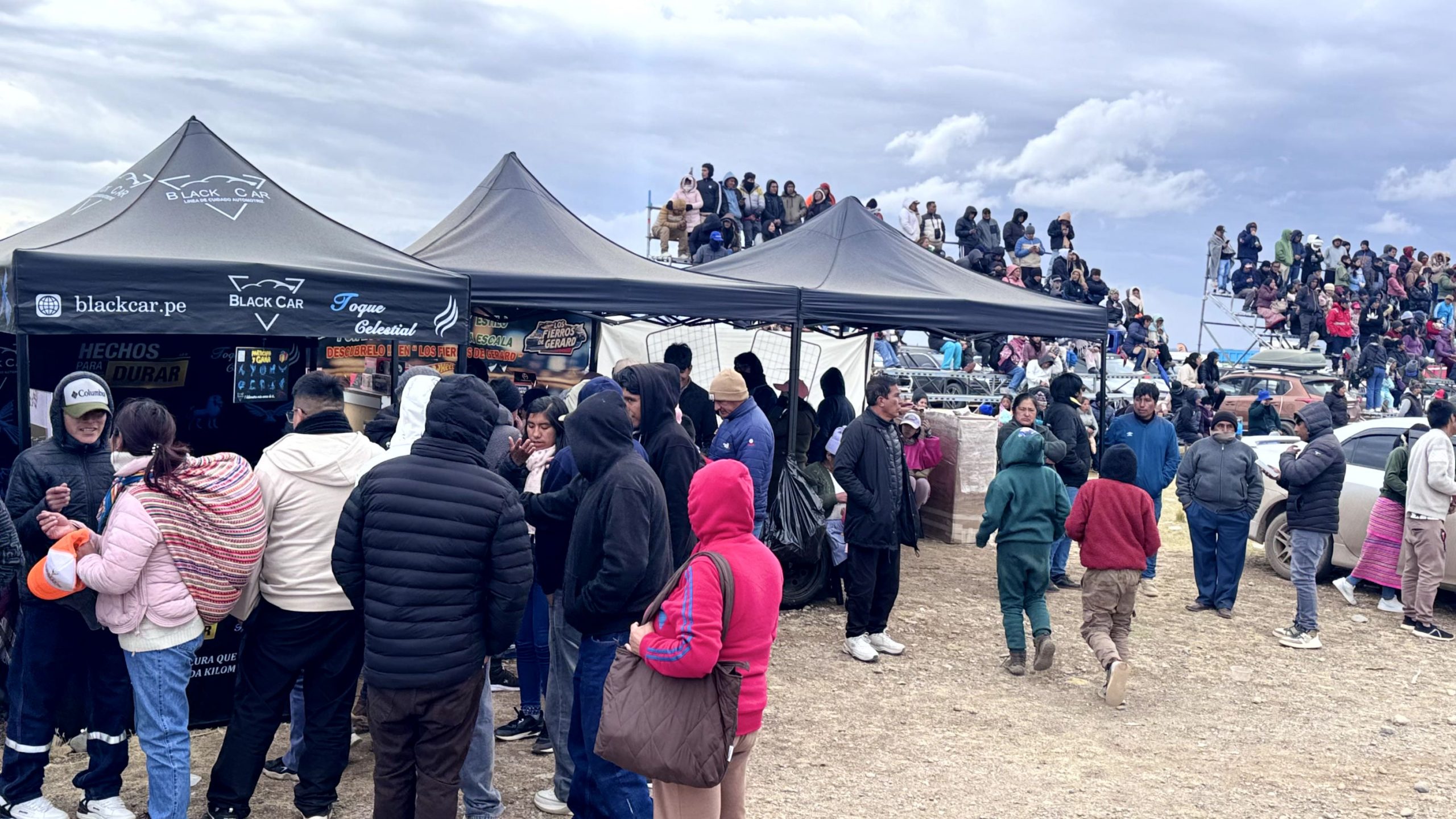 Stand BlackCar y graderías llenas en el Rally Vicco 2026